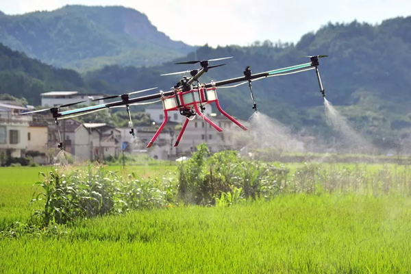 无人机喷洒农药用航空植保专用药剂效率高危害小